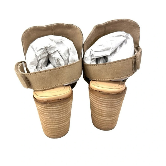 Very Volatile Sandra Heel in Beige Size 9 - Picture 5 of 8